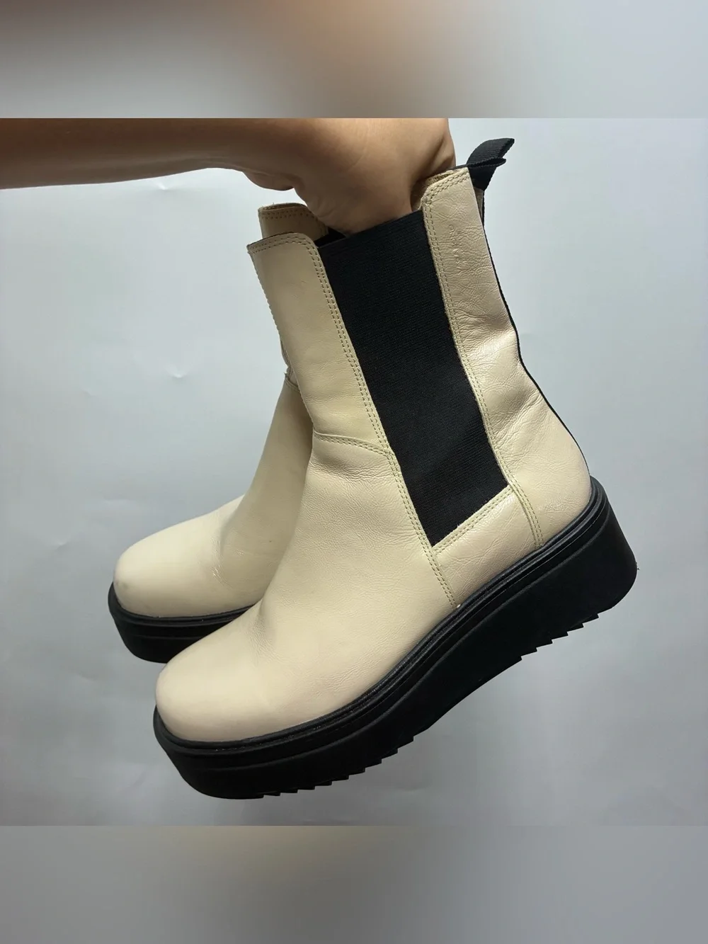 Vagabond 10 Tara Ivory Patent Leather Chelsea Boots Chunky Platform Cream Tan
